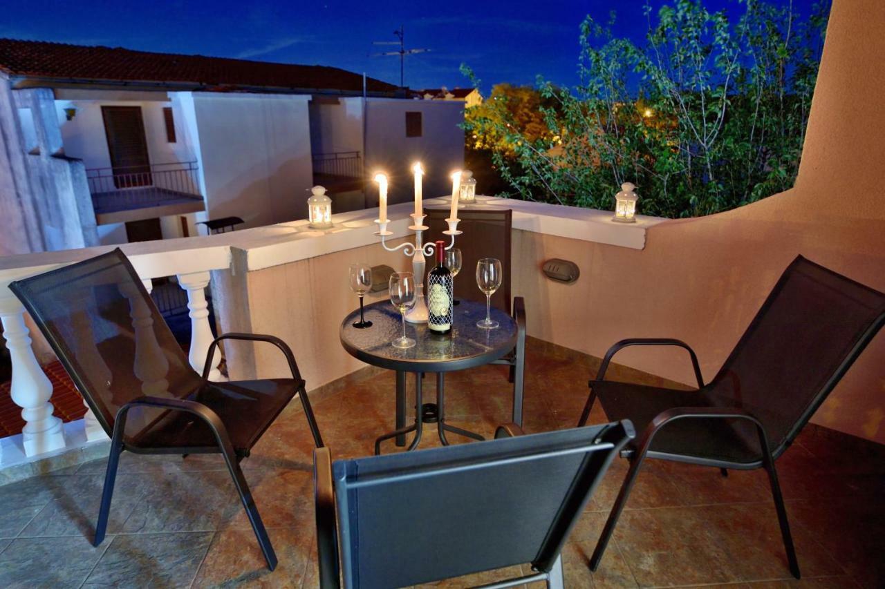 Apartmani Julija Vodice Ngoại thất bức ảnh